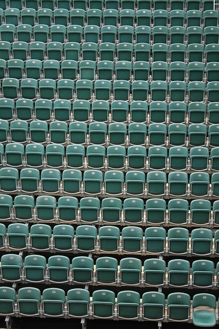 chairs-4082129_640