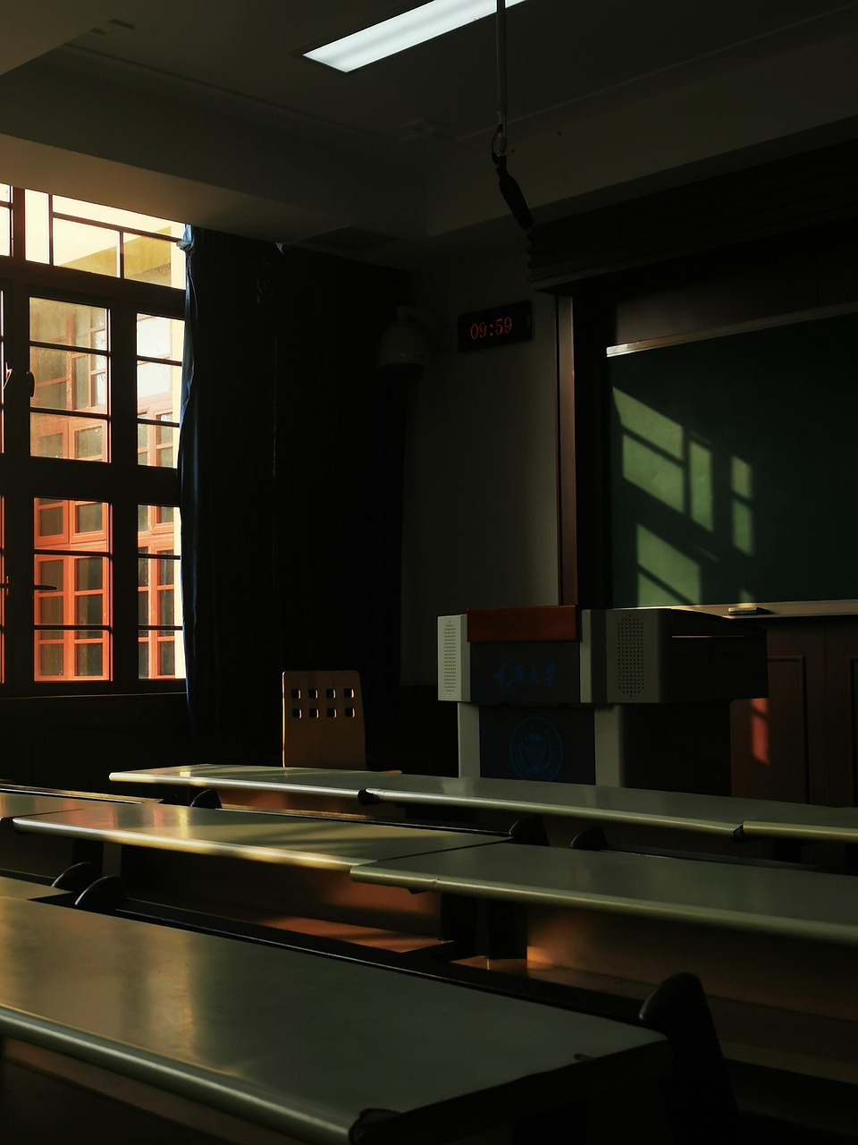 classroom-6996598_1280