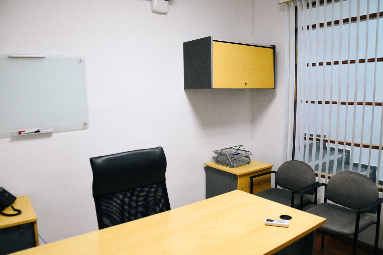 coworkers-4837911_1280