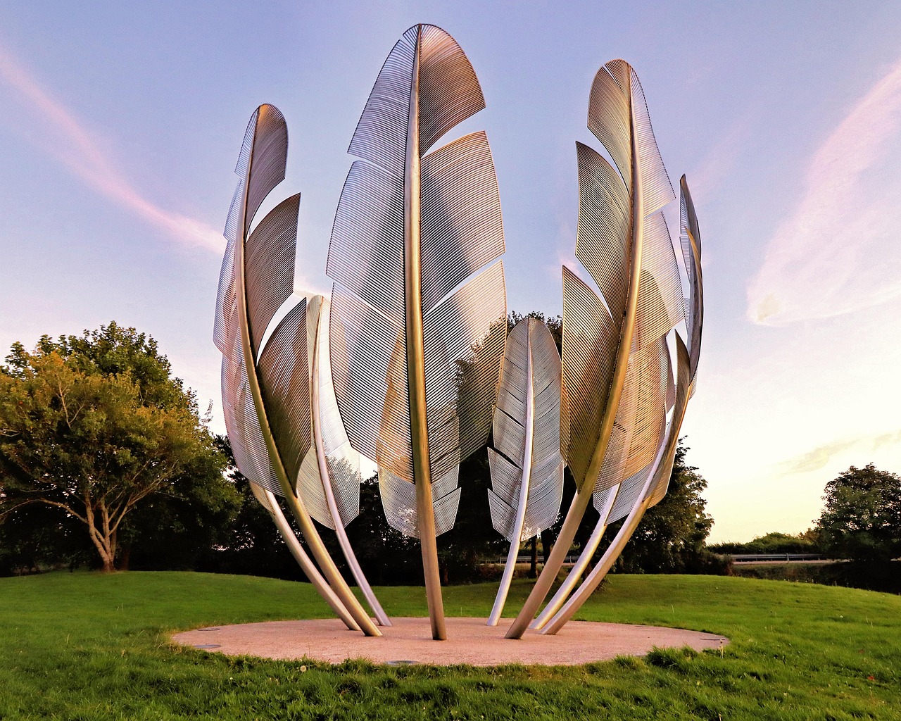 feathers-4585397_1280