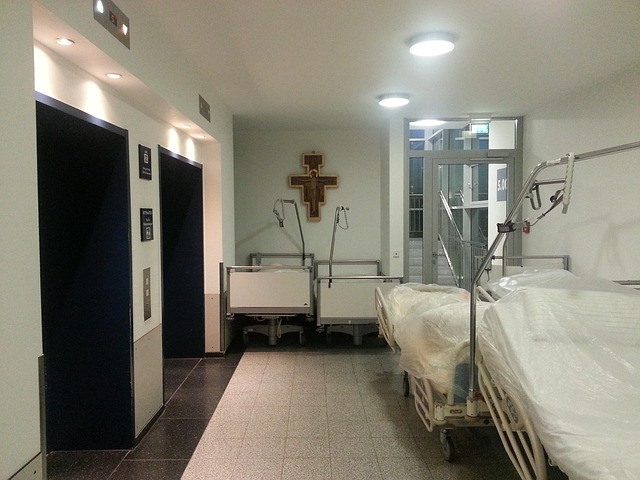 hospital-585357_640