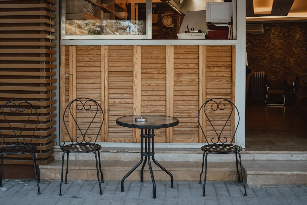 pexels-mibernaa-18628833