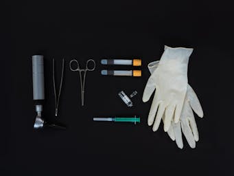 pexels-mikhail-nilov-7470822