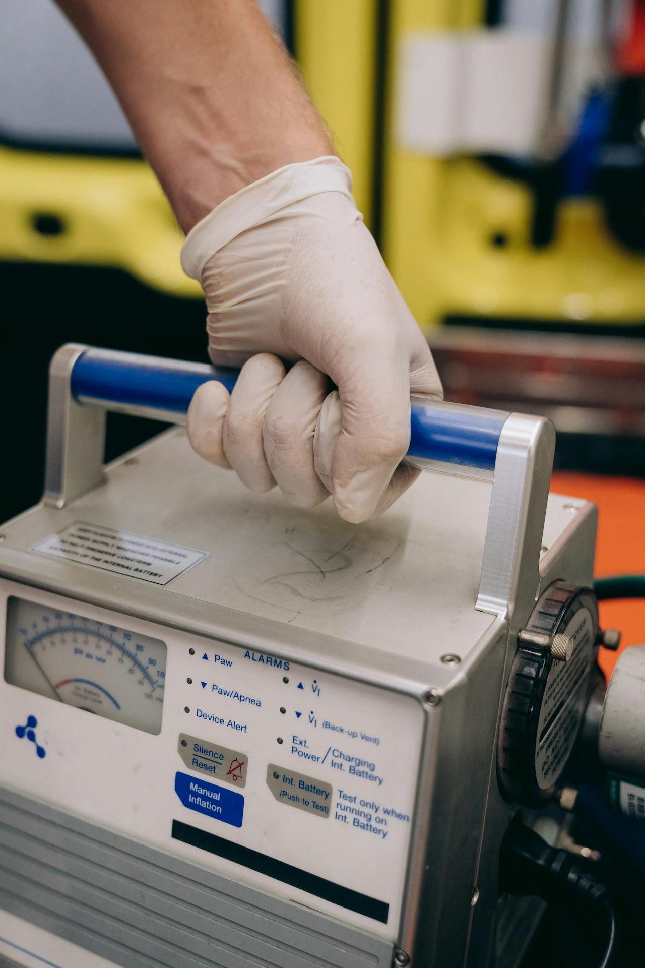 pexels-mikhail-nilov-8943342