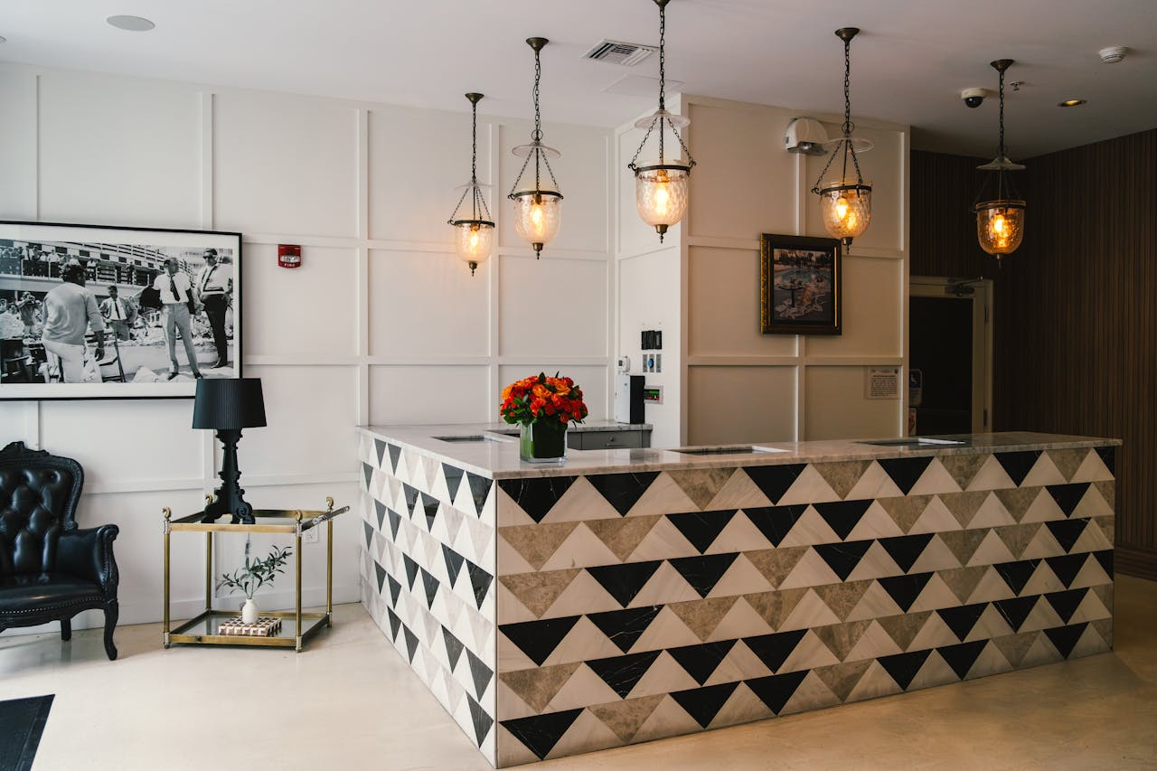 pexels-navlakha-346073201