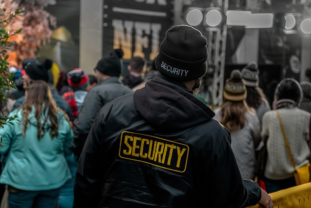 security-guard-6835766_640