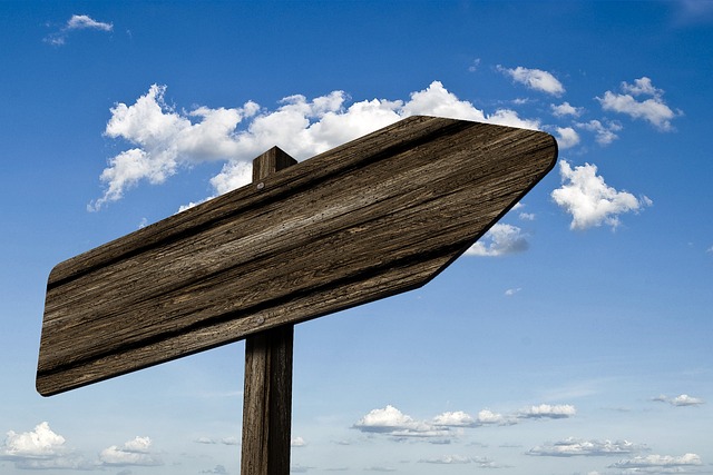 signpost-235079_640