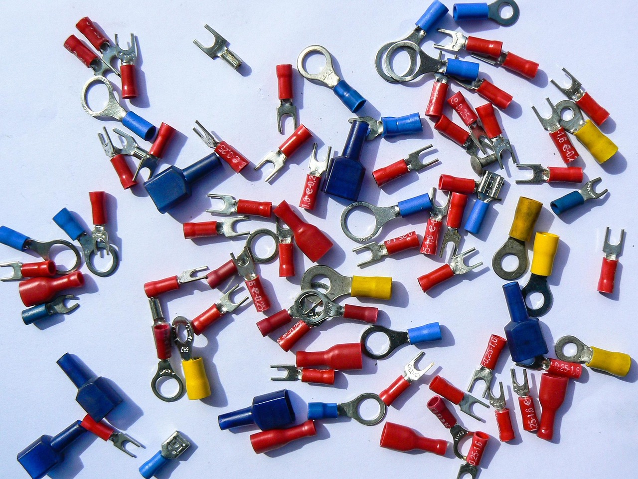 terminals-2817557_1280