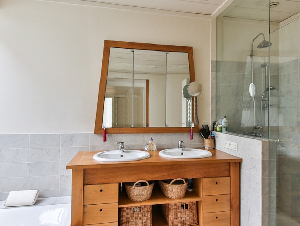 bathroom-2132342_1280