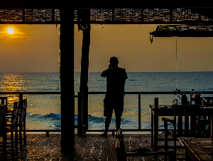 beach-restaurant-5218091_1280