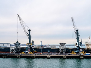 bulk-carrier-6848532_640