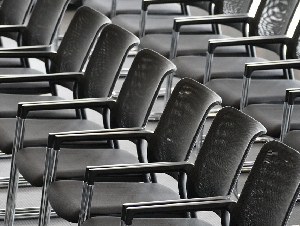 chairs-7951845_12801
