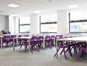 classroom-4919800_1280