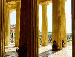 columns-3395069_1280