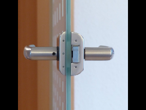 door-lock-123174_640