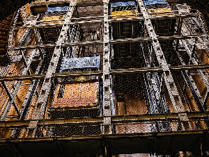 elevator-5001019_1280