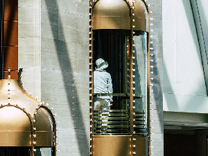 elevator-8003030_12802