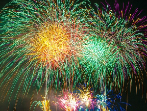 fireworks-180553_640