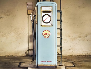 gas-pump-1914310_640