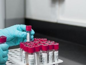 lab-3498584_640