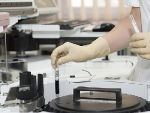 laboratory-563423_640
