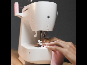 making-fabric-mask-with-sewing-machine