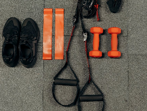 pexels-mikhail-nilov-6740821