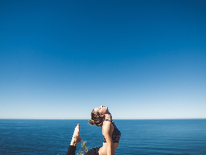 pexels-woman-1834827_1280