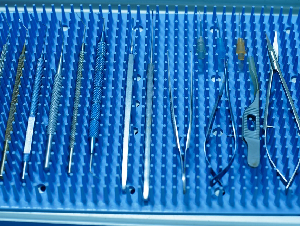 surgical-tools-5016048_1280_(1)